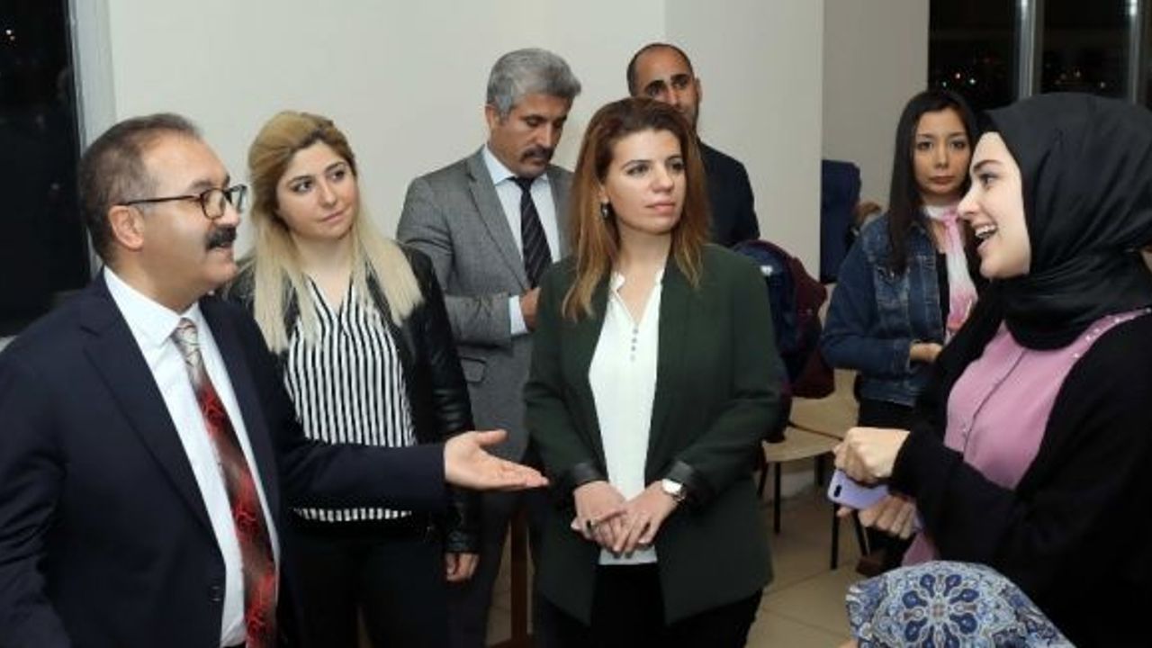 Rektörden vize öncesi öğrencilere moral ziyareti