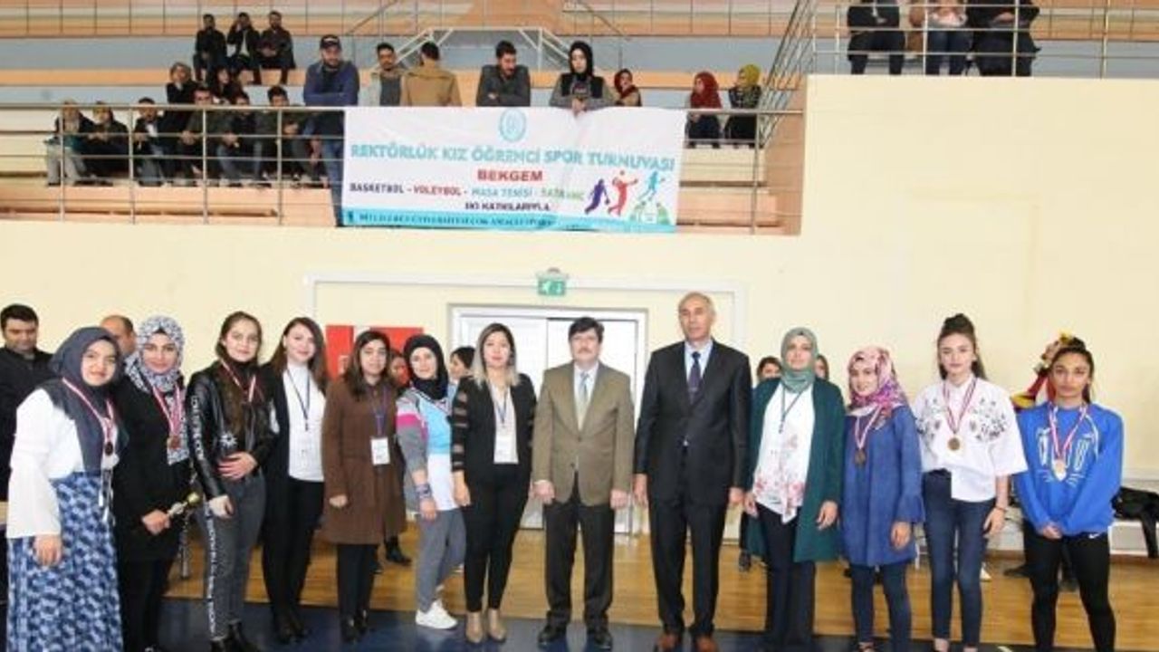 Rektörlük kız öğrenci spor turnuvası sona erdi