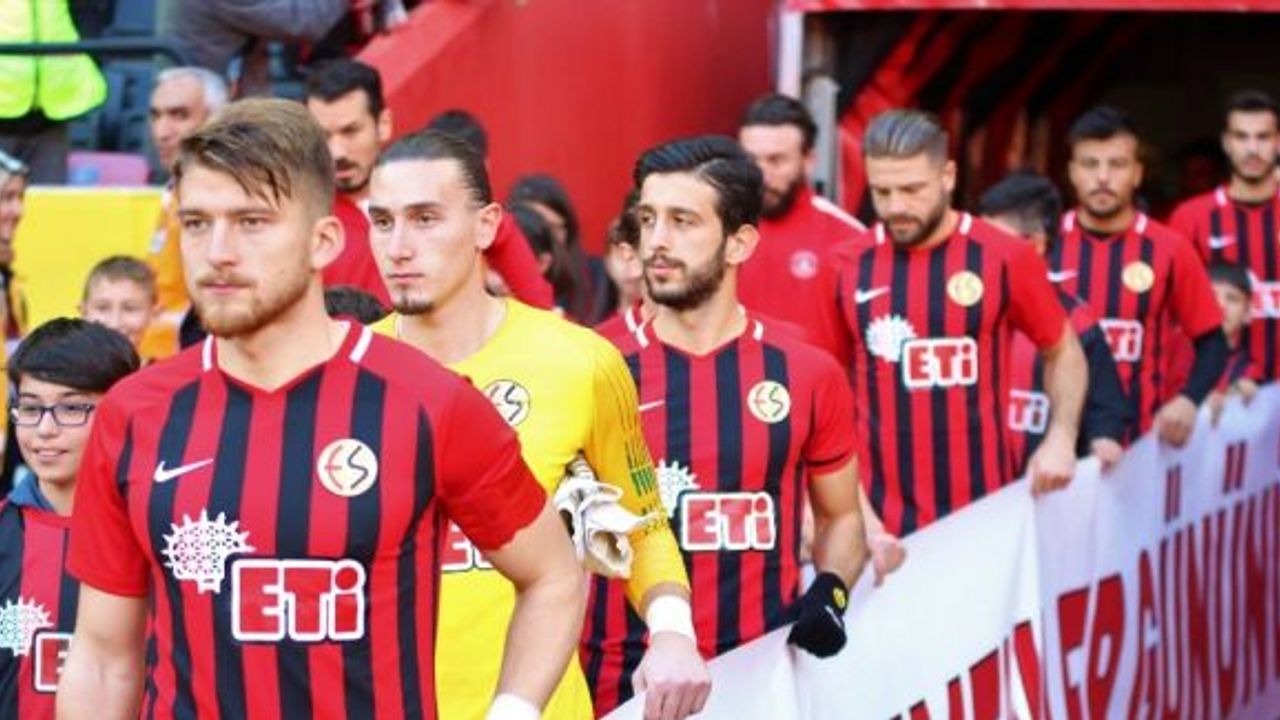 Spor Toto 1. Lig: Eskişehirspor: 2 - Ümraniyespor: 2