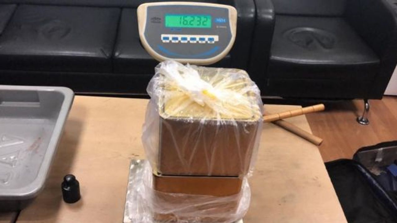 Teneke içinde 16 kilo afyon sakızı ele geçirildi