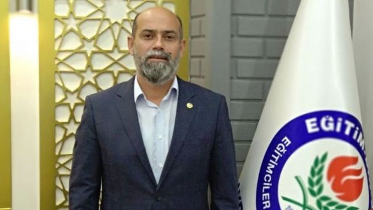 Tevfik Aksoy; “Eğitim hayatı, öğretmen eğitimi başarmanın temel yoludur”