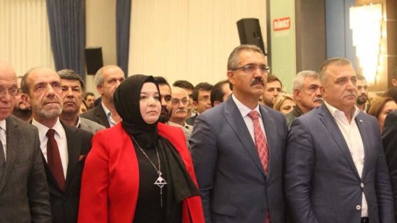 Turhal Belediye Başkanı Bekler’e yılın belediye başkanı ödülü