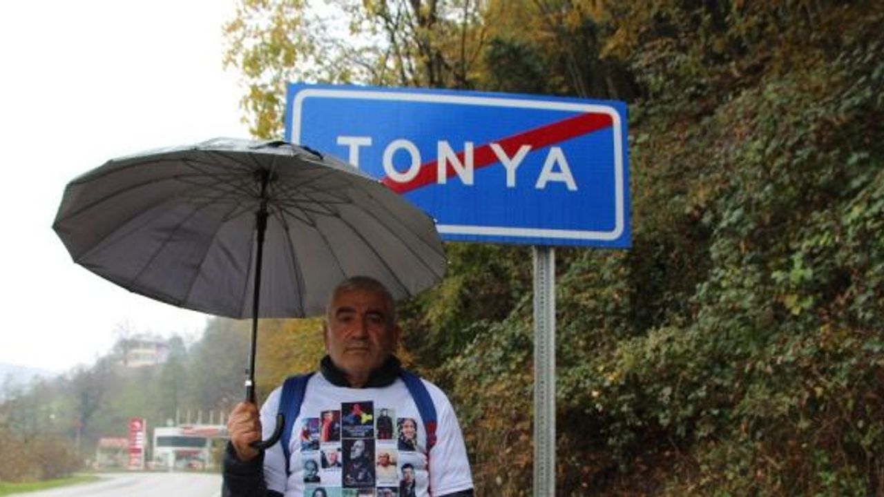 ’Yürüyen adam’ bu kez kanserden kaybettiği annesi için 700 km yürüyecek