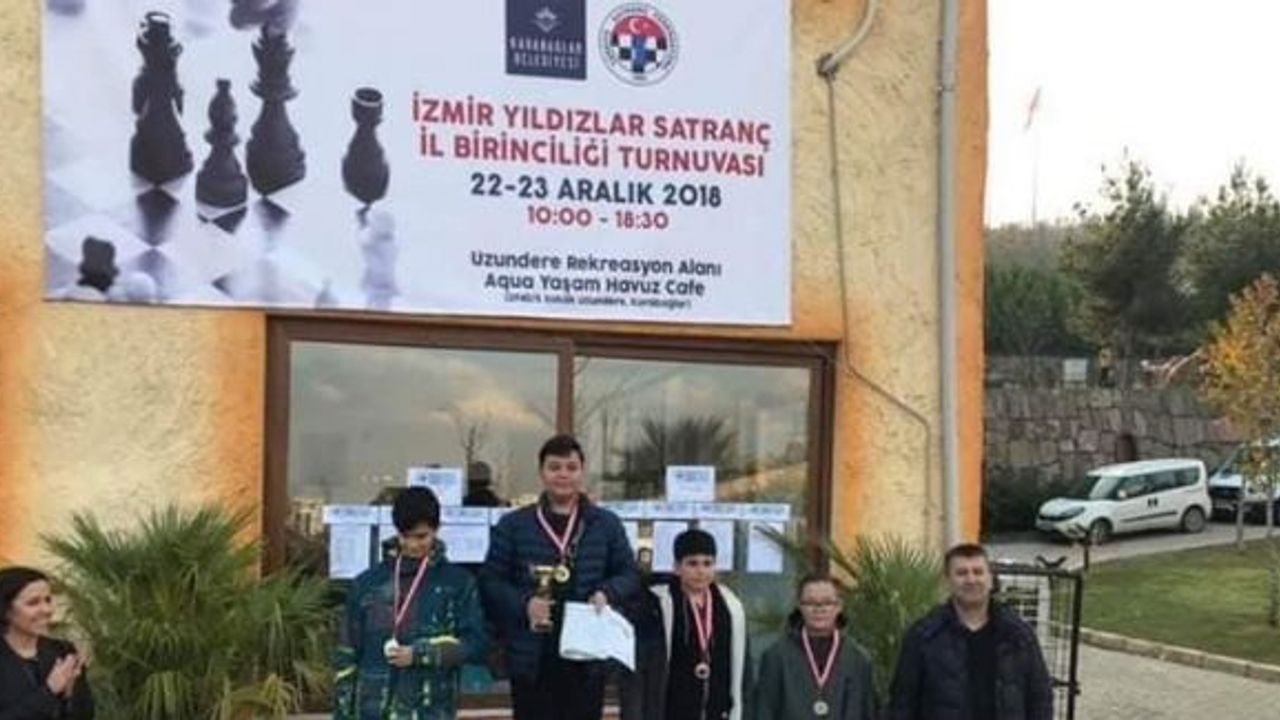 Aliağa’nın altın çocuğu Atakan Biçer, birincilik koltuğunu bırakmıyor