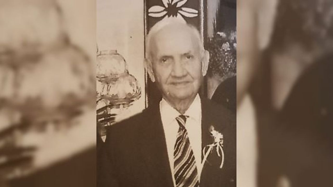 Annesi cumhuriyetin ilk öğretmenlerinden olan Dr. Aksoy yaşamını yitirdi