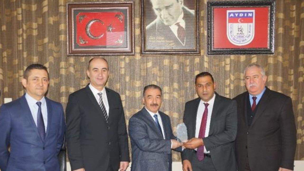 Aydın’da ayın şoförüne ödülünü Ticaret İl Müdürü Yazıcı verdi