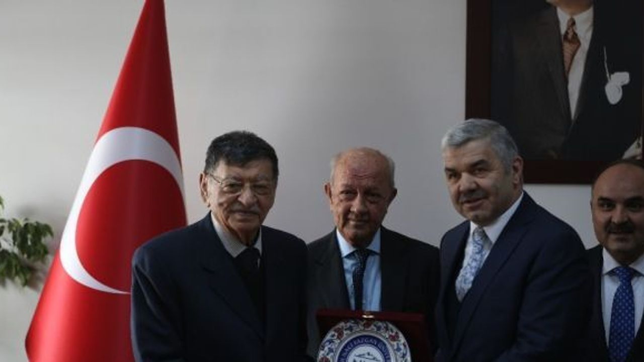 Başkan Çelik’ten, "Devlet Hastanesi’nin olduğu alan Nuh Naci Yazgan Tıp Fakültesi olsun" önerisi