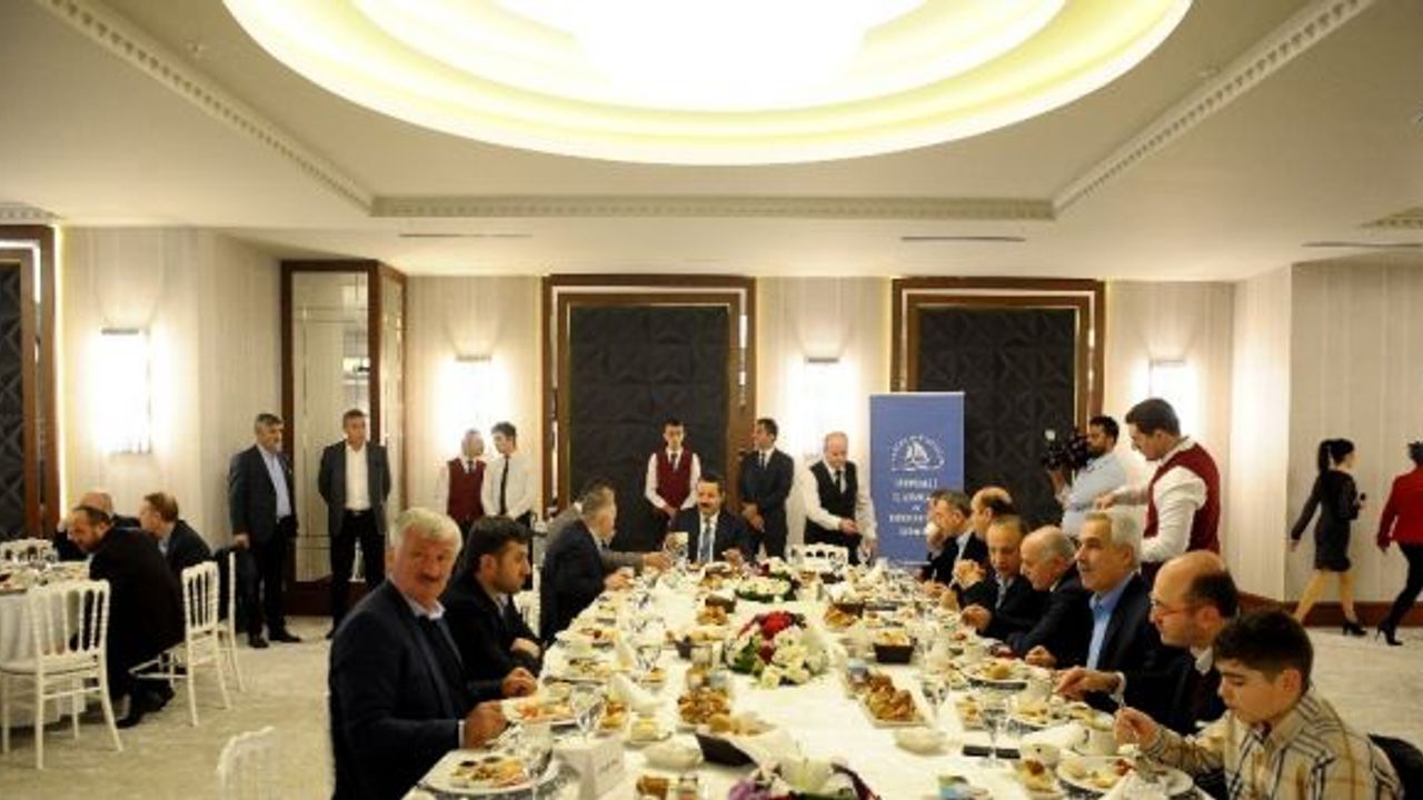 Bursa’da Sürmeneli iş adamları ve bürokratlar bir araya geldi