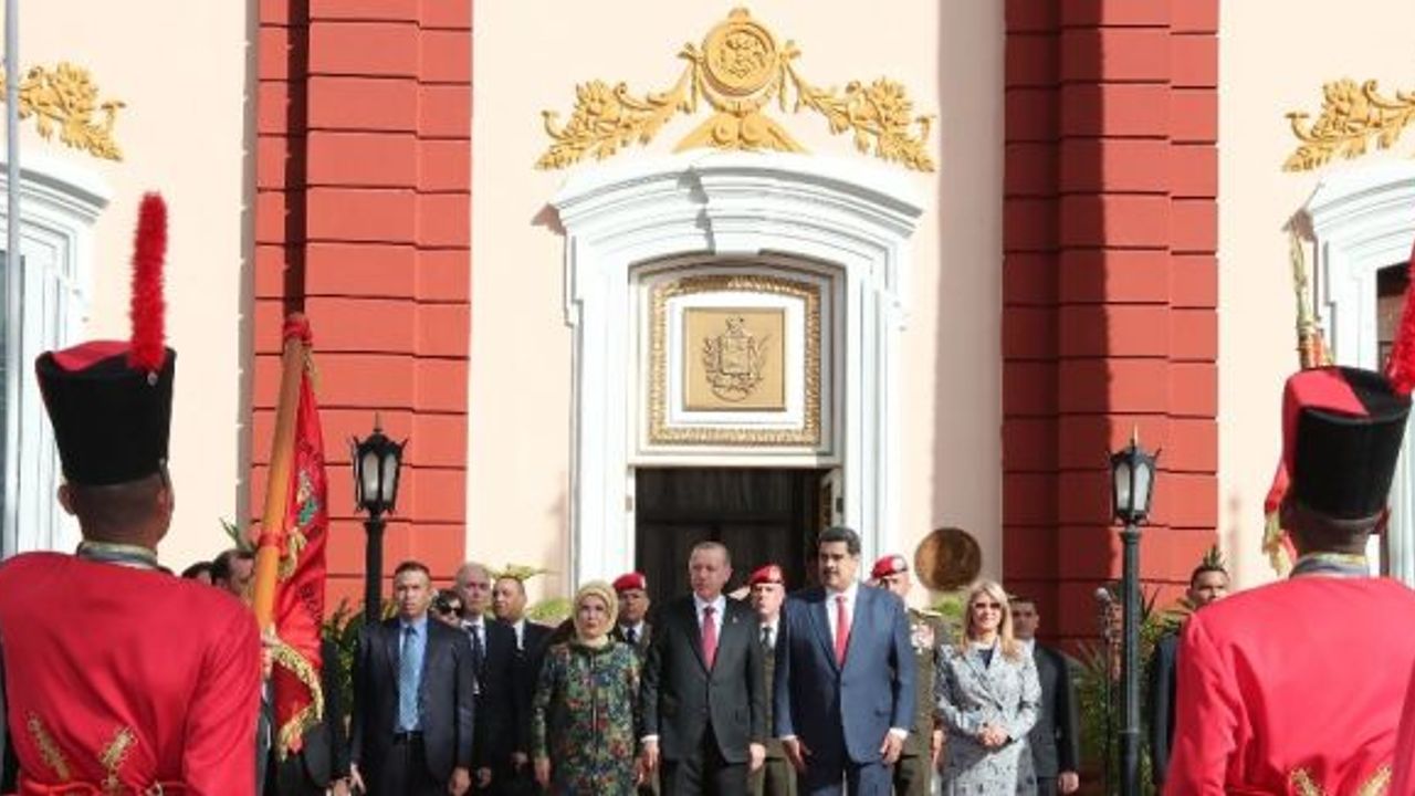 Cumhurbaşkanı Erdoğan Venezuela’da resmi törenle karşılandı