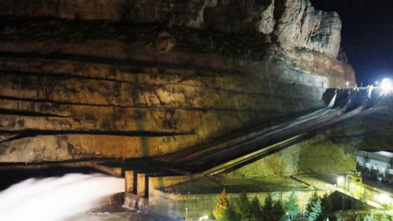 Dicle Nehri kenarındaki ev ve iş yerleri boşaltıldı