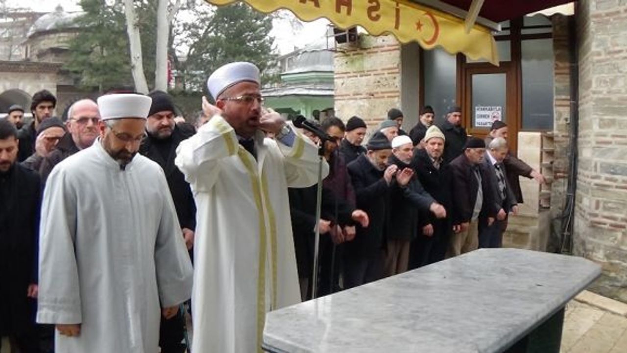 Doğu Türkistan’da ölenler için gıyâbî cenaze namazı kılındı