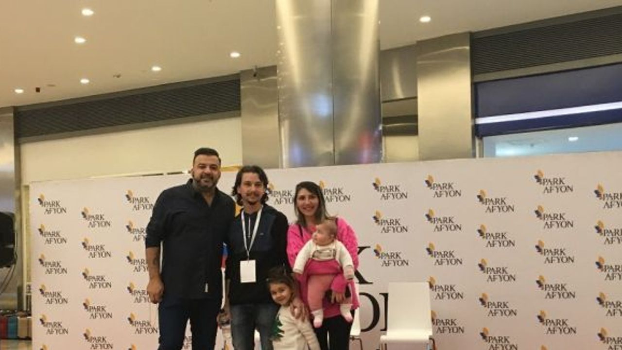 Hakan KA ile 1 Dakikada Kazan Yarışmaları Park Afyon’da hediyeler dağıttı