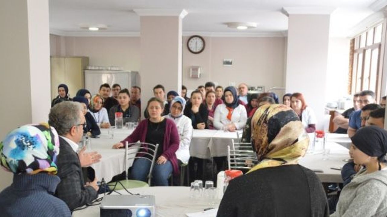 Hastane çalışanlarına 5 bin yıllık hacamat tedavisi anlatıldı