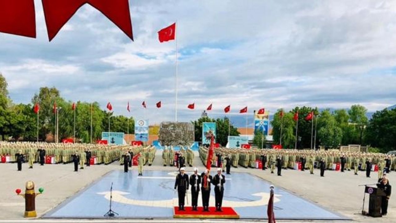İskenderun’da Deniz Er Eğitim Alayı Mehmetçikleri yemin etti