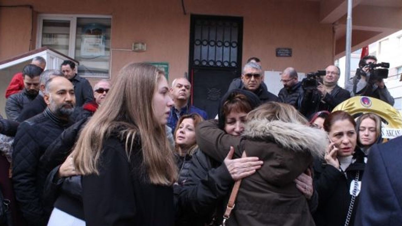 Kamyonun altında kalan profesör son yolculuğuna uğurlandı