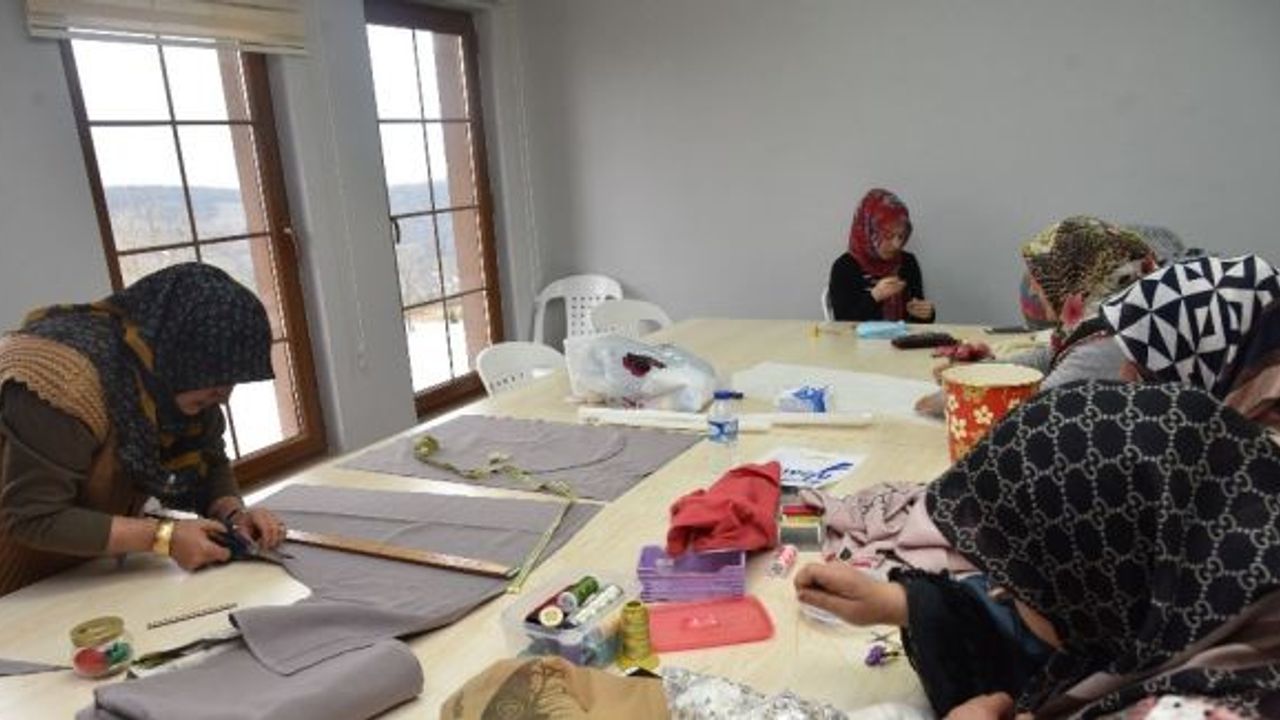 Köy kadınları kurslar ile becerilerini geliştiriyor