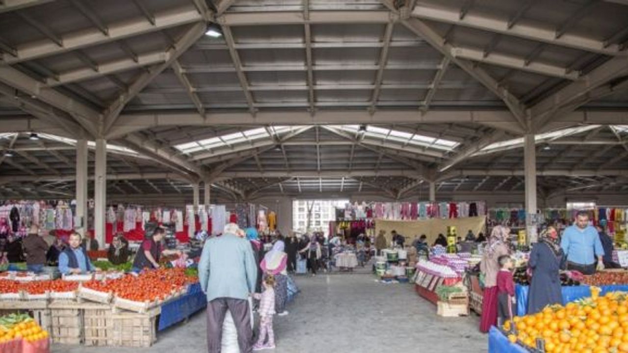 Meram’ın kapalı pazar yerleri vatandaşa konforlu alışveriş imkanı sunuyor