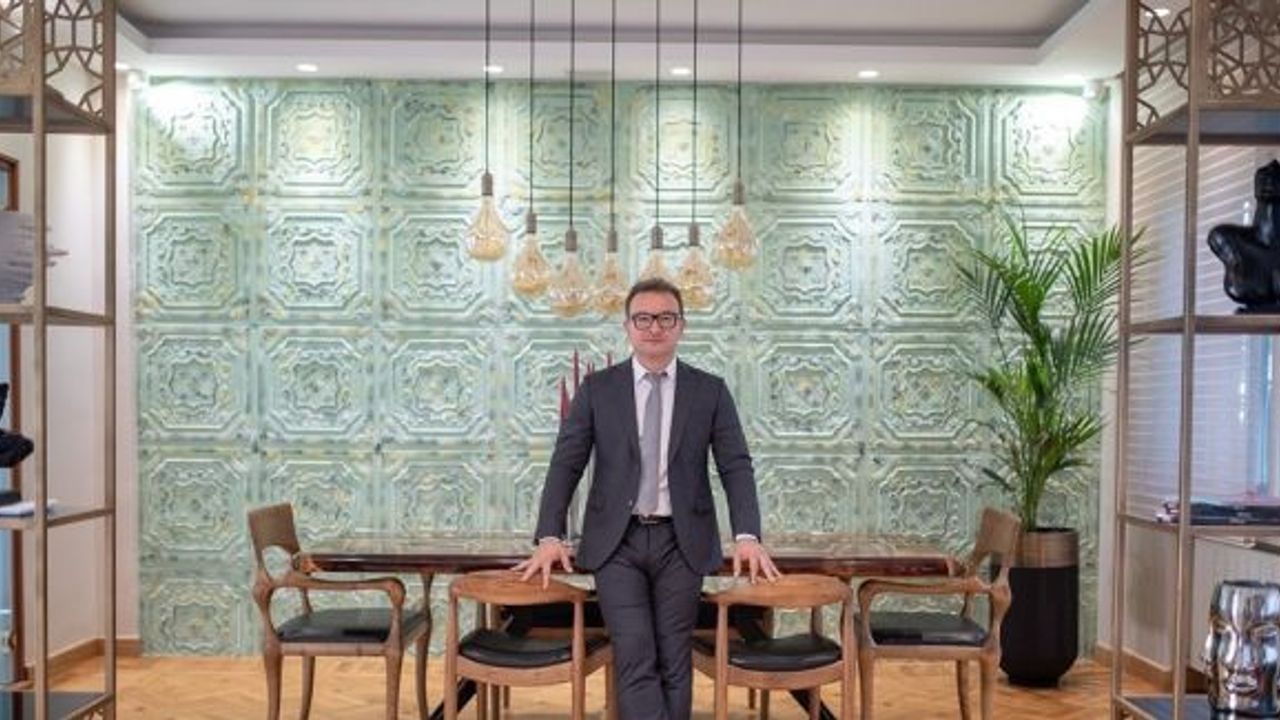 Op. Dr. Berker Büyükgüral: “2019’da estetik trendleri değişecek”