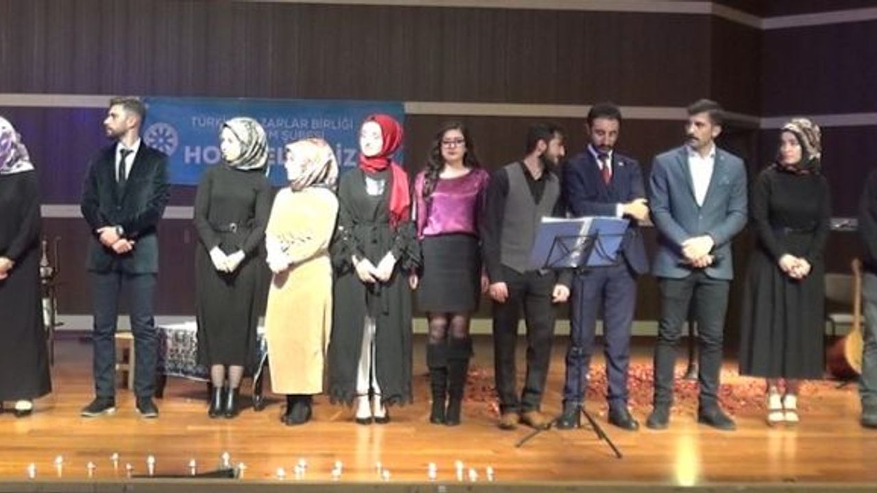 TYB Genç üyeleri, şiir okudu köy okulları için kitap topladılar