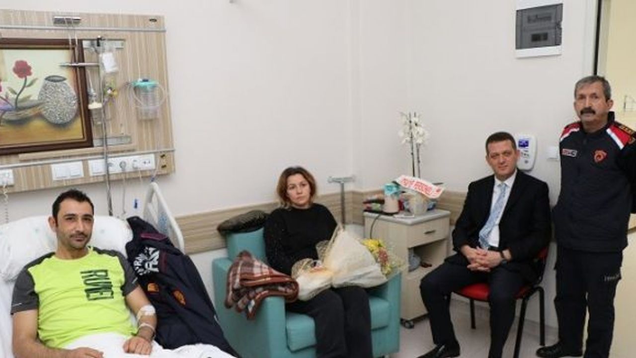 Ürkmezer’den ayağı kırılan itfaiye erine geçmiş olsun ziyareti