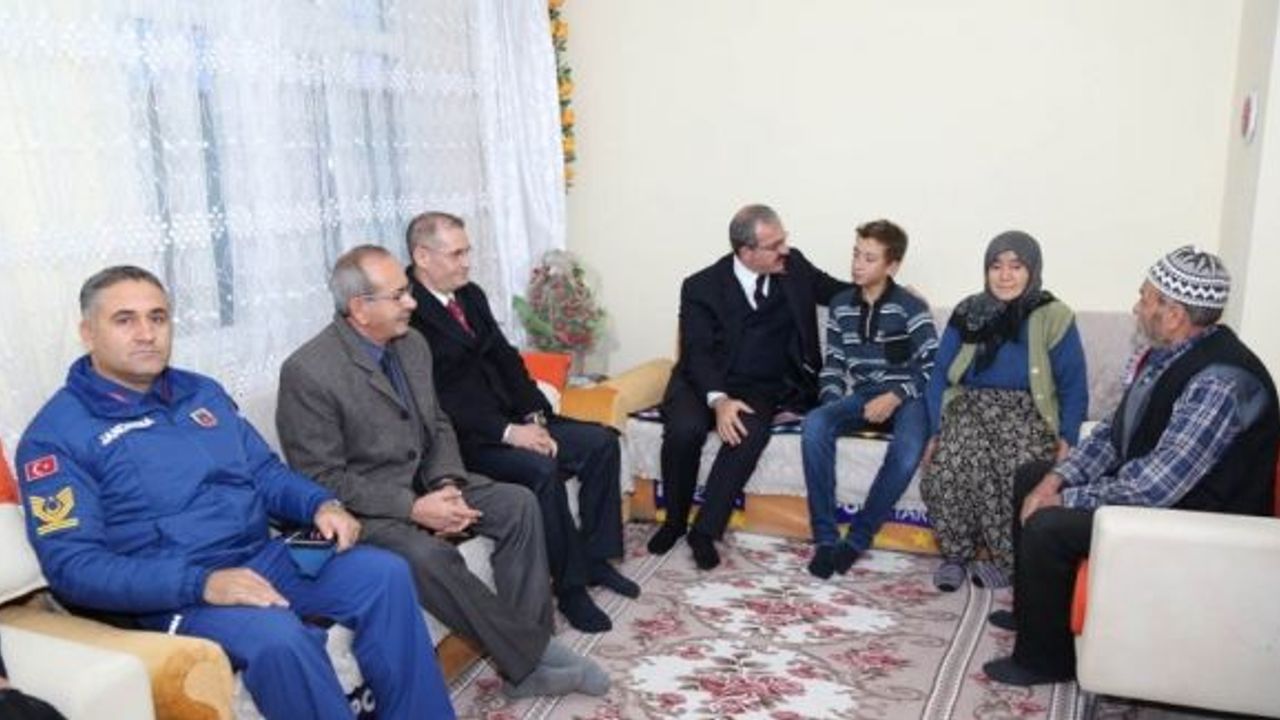 Vali  Toroman’dan Çavdarhisar ve Aslanpa’da şehit ailelerine ziyaret