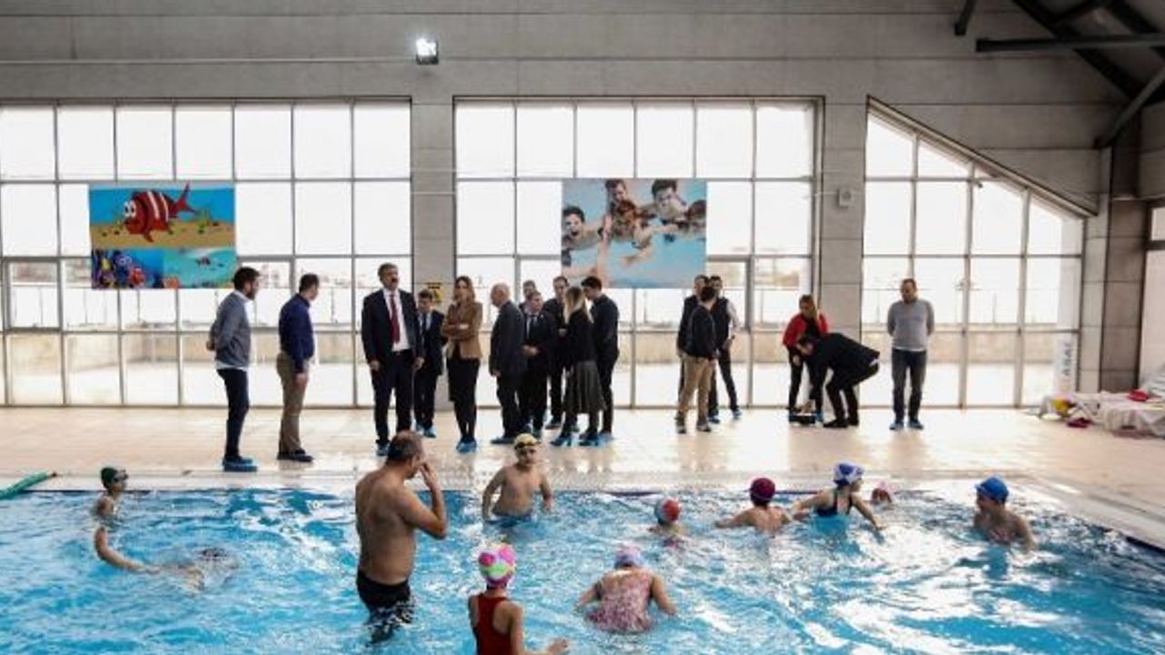 Yüzme Bilmeyen Kalmasın Projesi’ne Yenimahalle’den tam destek