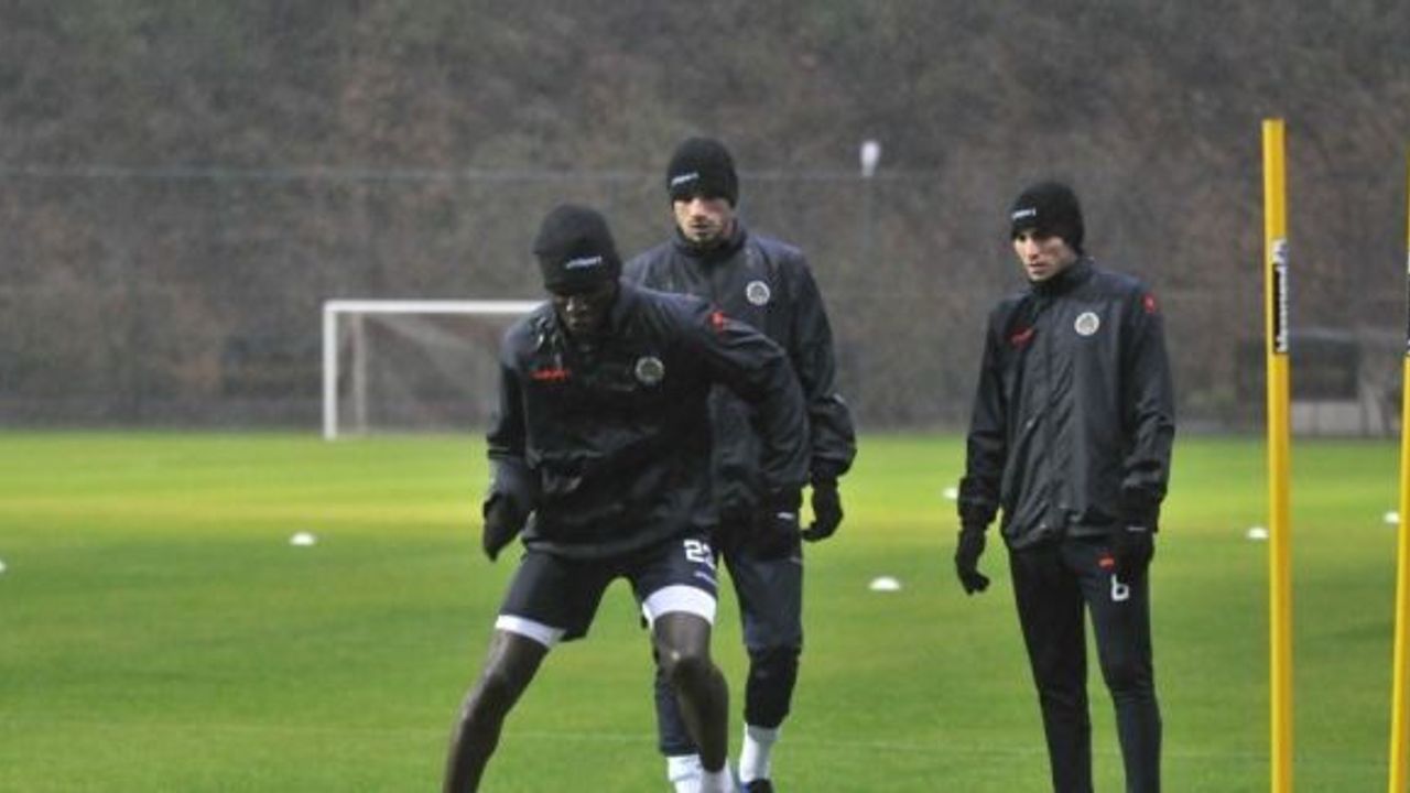 Alanyaspor, devre arası kampında ilk idmanına çıktı