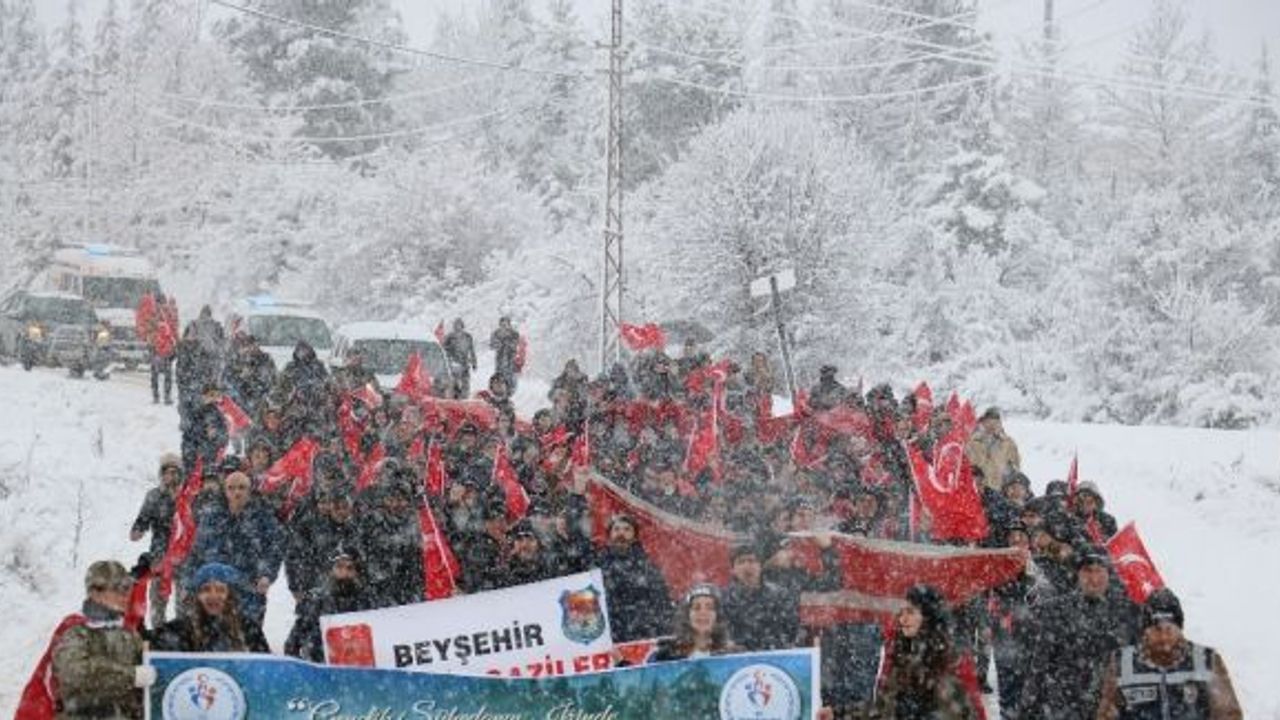 Beyşehir’de Sarıkamış şehitleri kar yağışı altında anıldı
