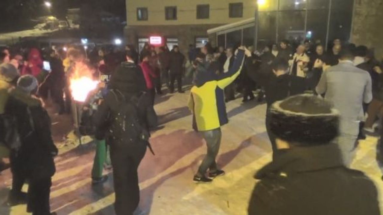 Eksi 25 derecede önce halay çektiler, sonra kayak yaptılar