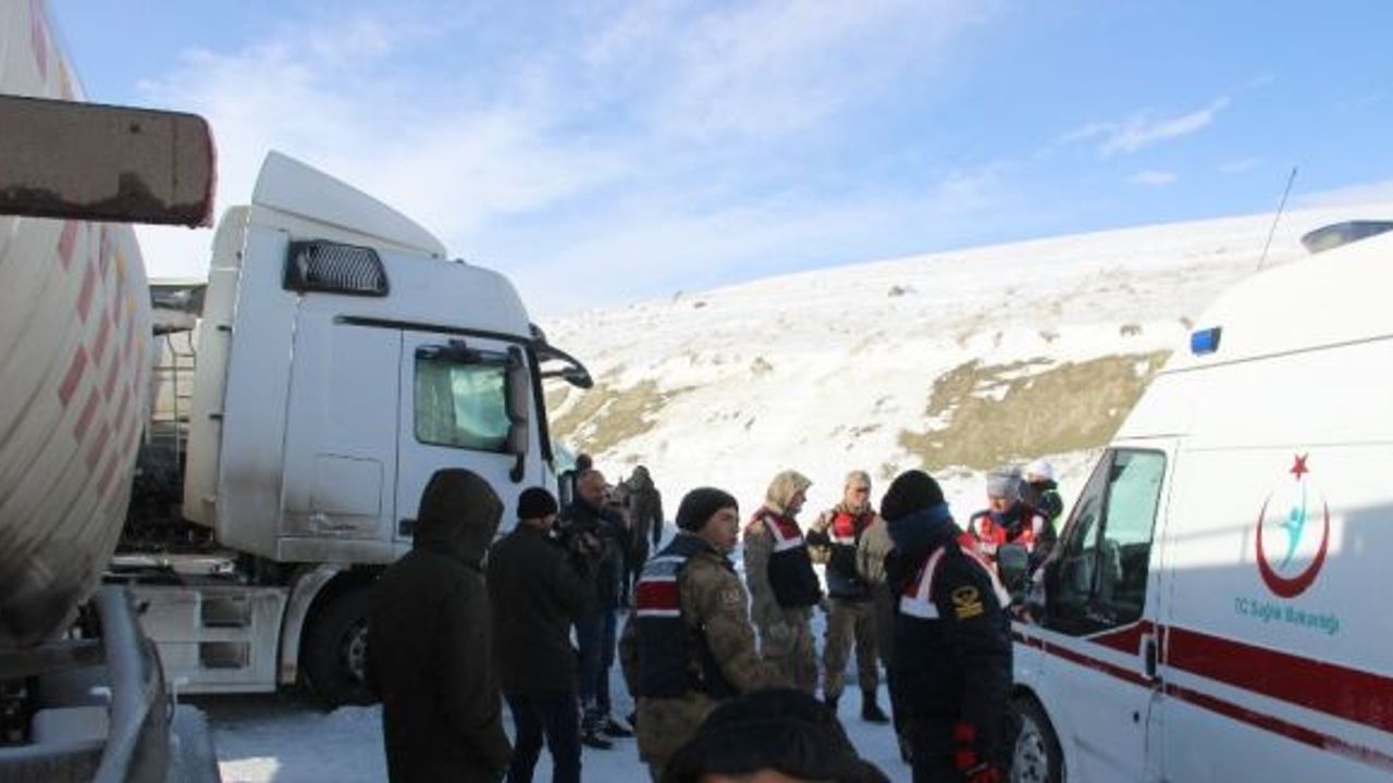 Erzurum’da 10 aracın karıştığı zincirleme trafik kazası: 1 ölü
