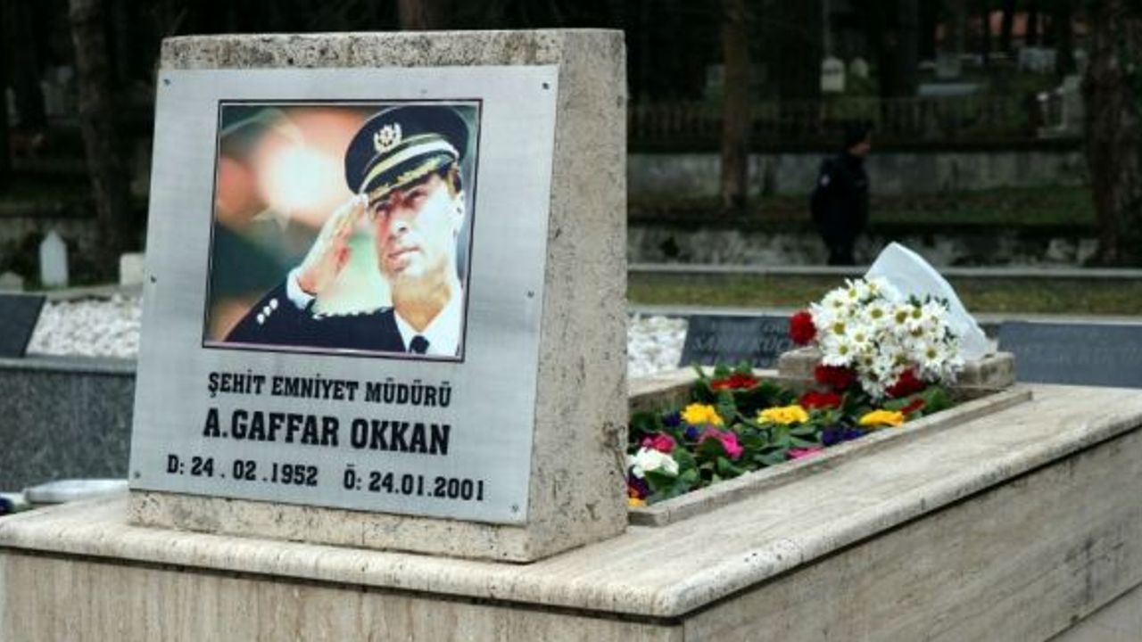 Şehit Emniyet Müdürü Ali Gaffar Okkan mezarı başında anıldı