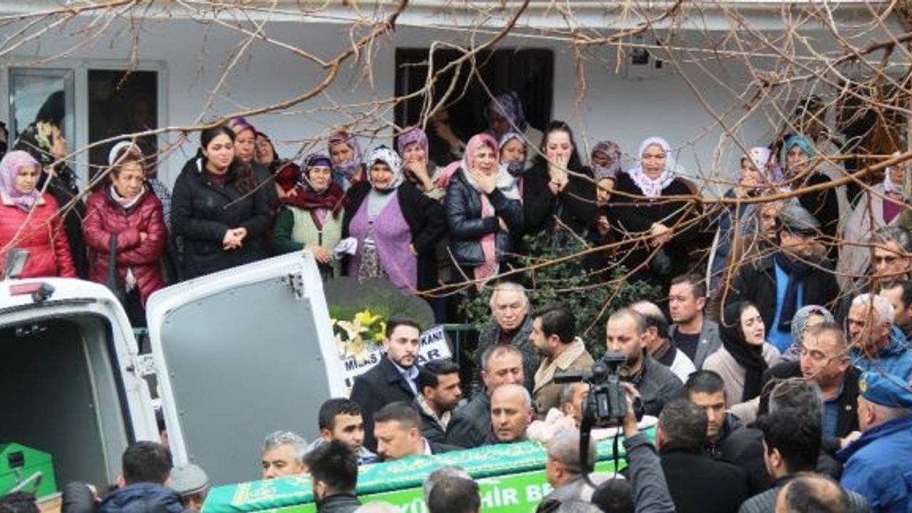Selde hayatını kaybeden Billur öğretmen gözyaşlarıyla toprağa verildi