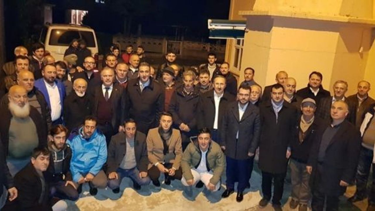 AK Parti Sürmene Belediye Başkan adayı Rahmi Üstün, seçim çalışmalarını sürdürüyor