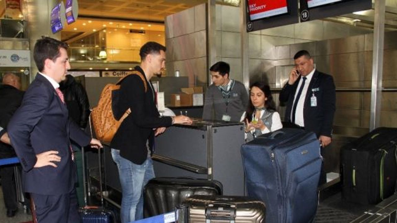 Al-Nassr’a transfer olan Maicon İstanbul’dan ayrıldı