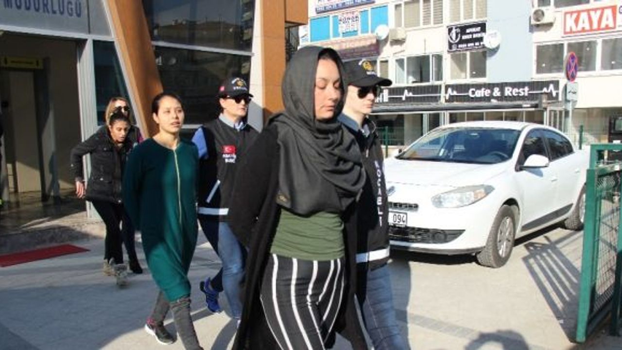 Bohçacı kılığında girdikleri evleri soyan şahısların 5’i de tutuklandı