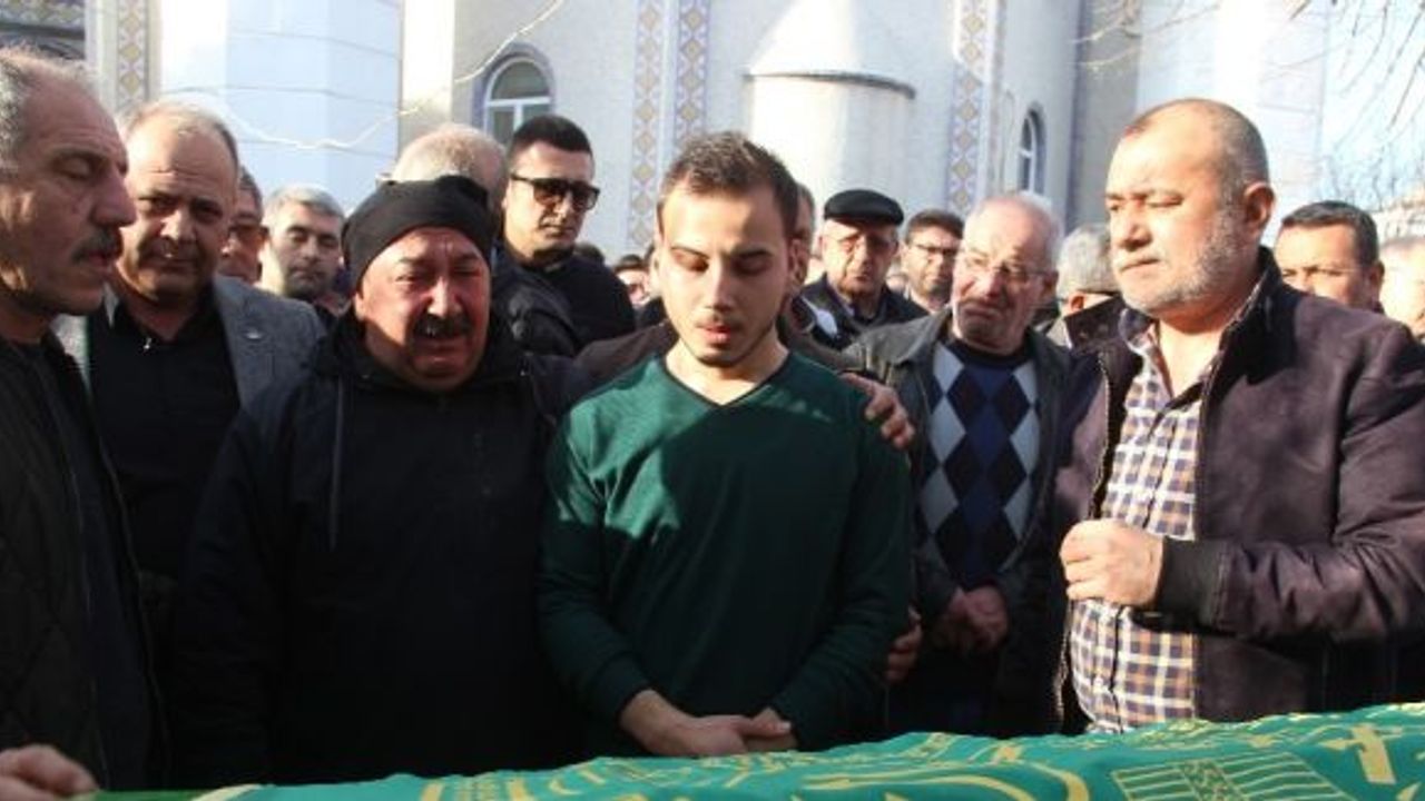 Dereye uçan araçta cansız bedeni bulunan Batuhan son yolculuğuna uğurlandı