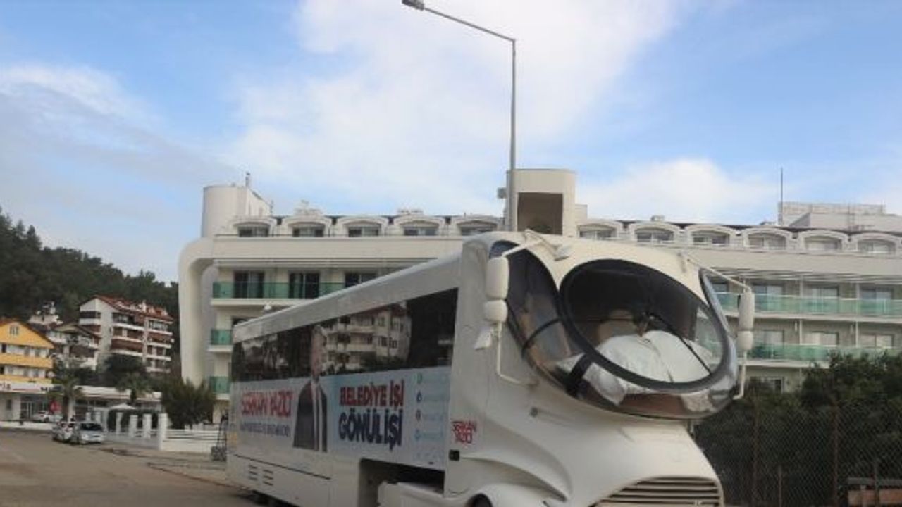 Marmaris Belediye Başkan Adayı Yazıcı’nın dikkat çeken seçim otobüsü