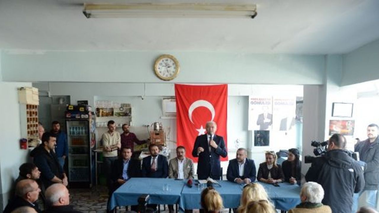 Mevlüt Uysal Büyükçekmece’de CHP’nin seçim irtibat bürosunu ziyaret etti