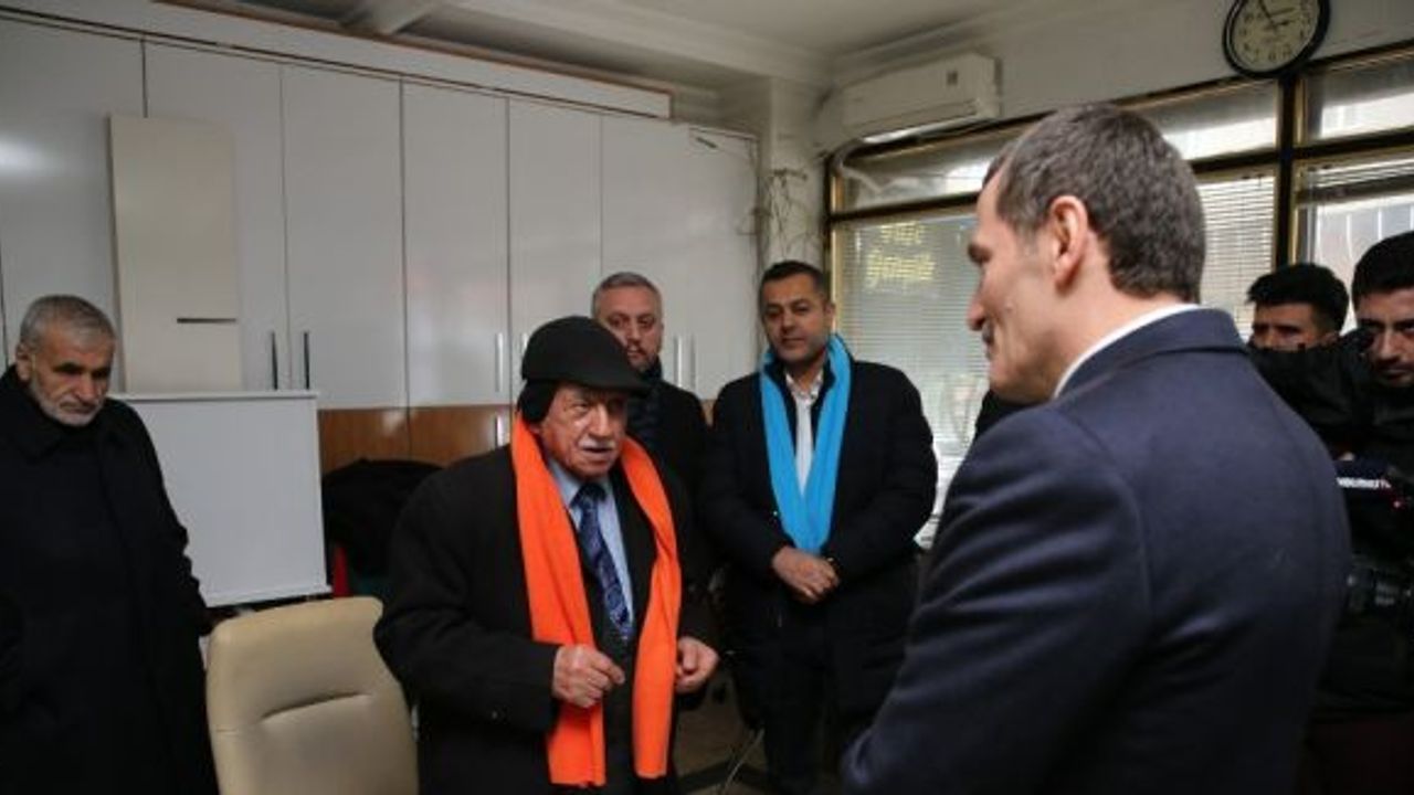 (Özel) 89 yaşındaki Zeytinburnulu Servet amca tek parti dönemini anlattı