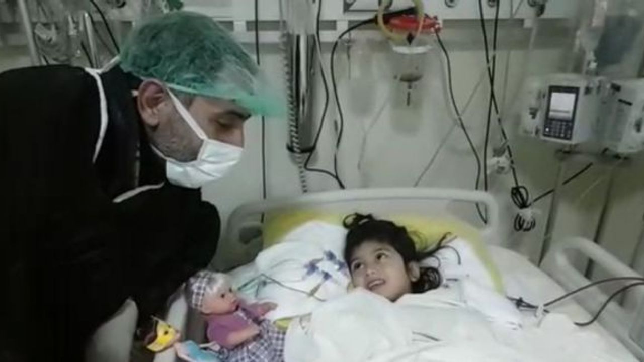 (Özel) Çöken binadan kurtarılan Minik Azra’nın sözleri yürekleri dağladı