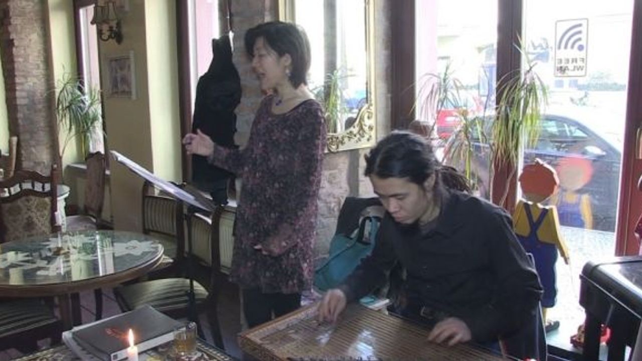 (Özel haber) Berlin’de Türk Sanat Müziği yapan iki Japon takdir topluyor