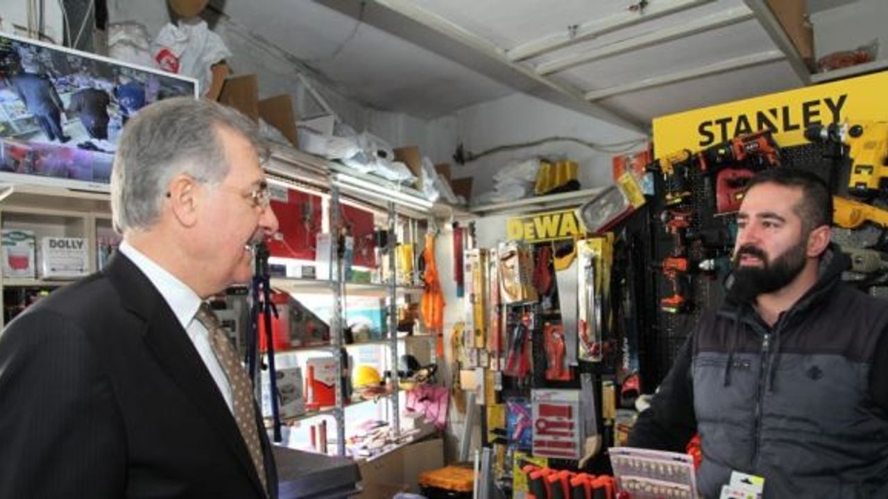 Taşyürek, AK Parti ve MHP Kartal teşkilat üyeleri ile esnafları ziyaret etti