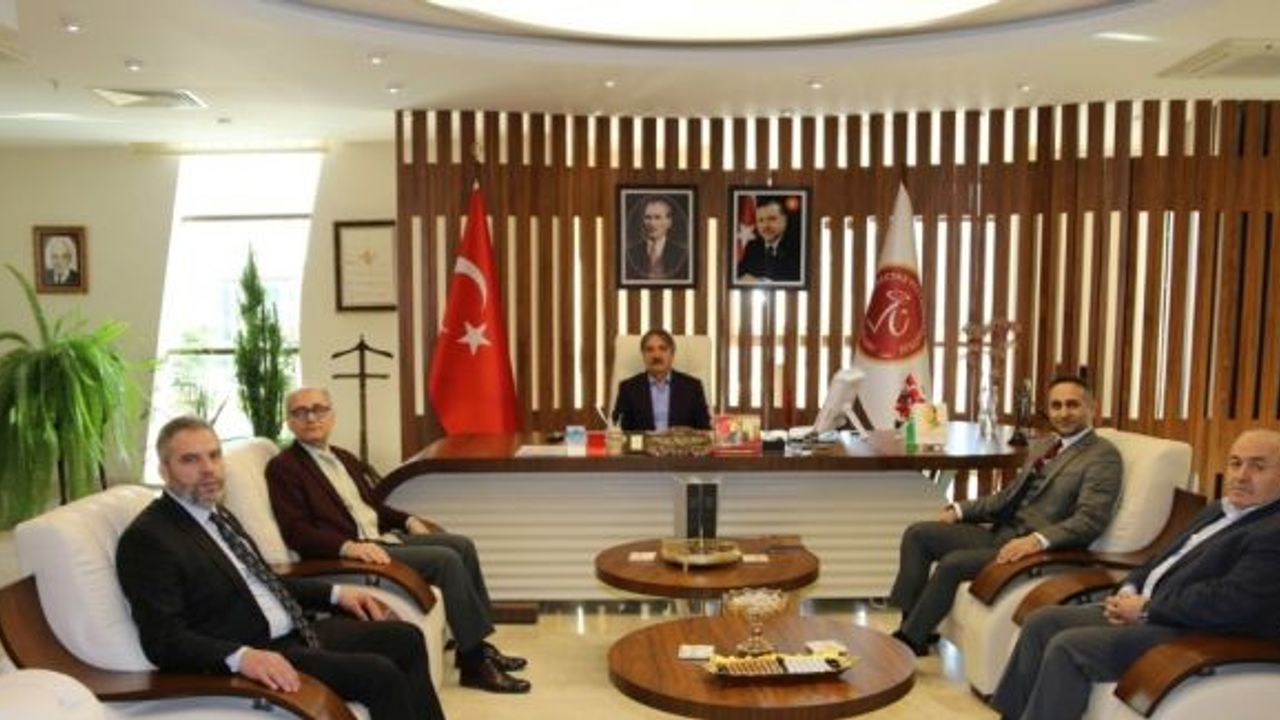 Türk Kızılay Genel Müdür Yardımcısı Özer, Rektör Bağlı’yı ziyaret etti