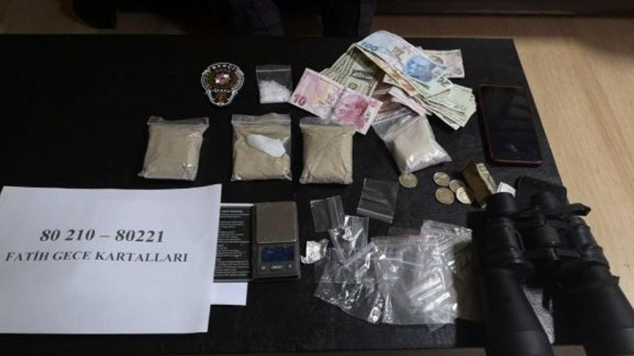 18 yaşından küçük Afganistanlı uyuşturucu satıcısı suçüstü yakalandı