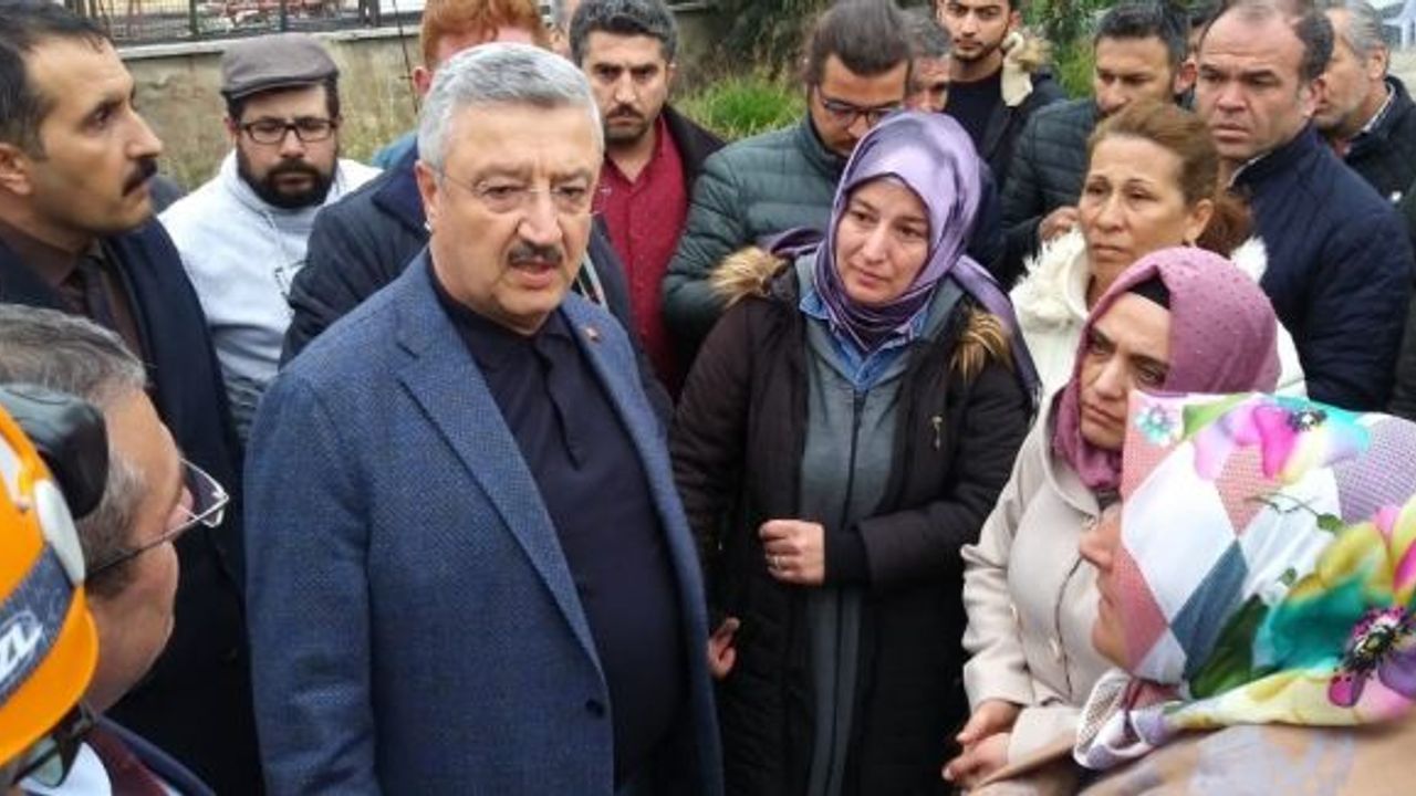 AK Parti Milletvekili Necip Nasır göçük alanında