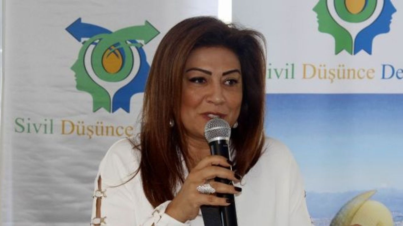 Antalya Büyükşehir Belediye Başkanı Menderes Türel’in eşi trafik kazası geçirdi