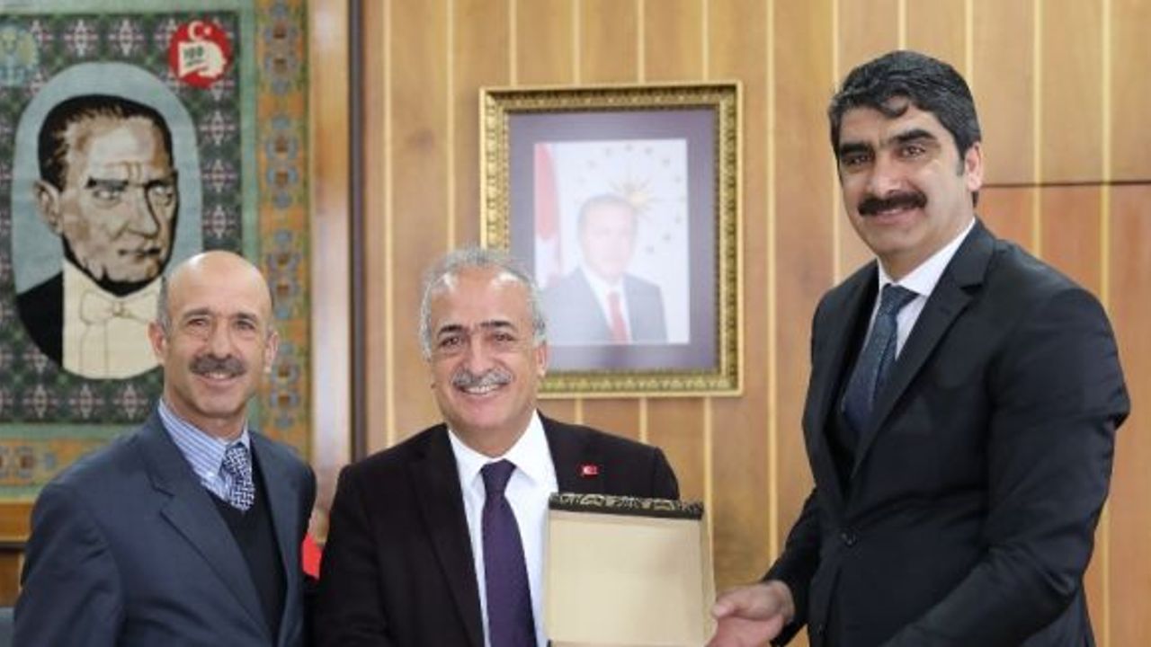 Aşkale Belediye Başkanı Şenol Polat’tan Rektör Çomaklı’ya ziyaret