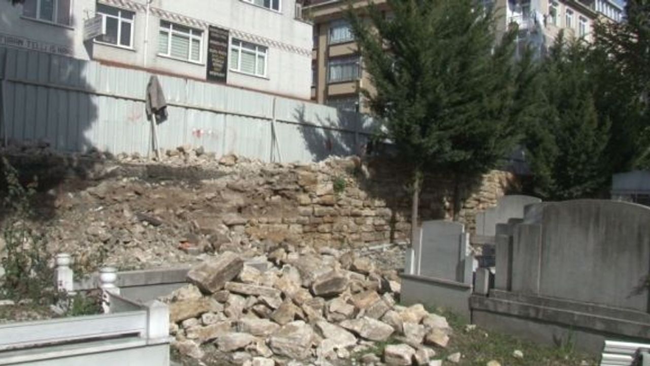 Balıklı Ermeni Mezarlığı duvarında restorasyon başladı