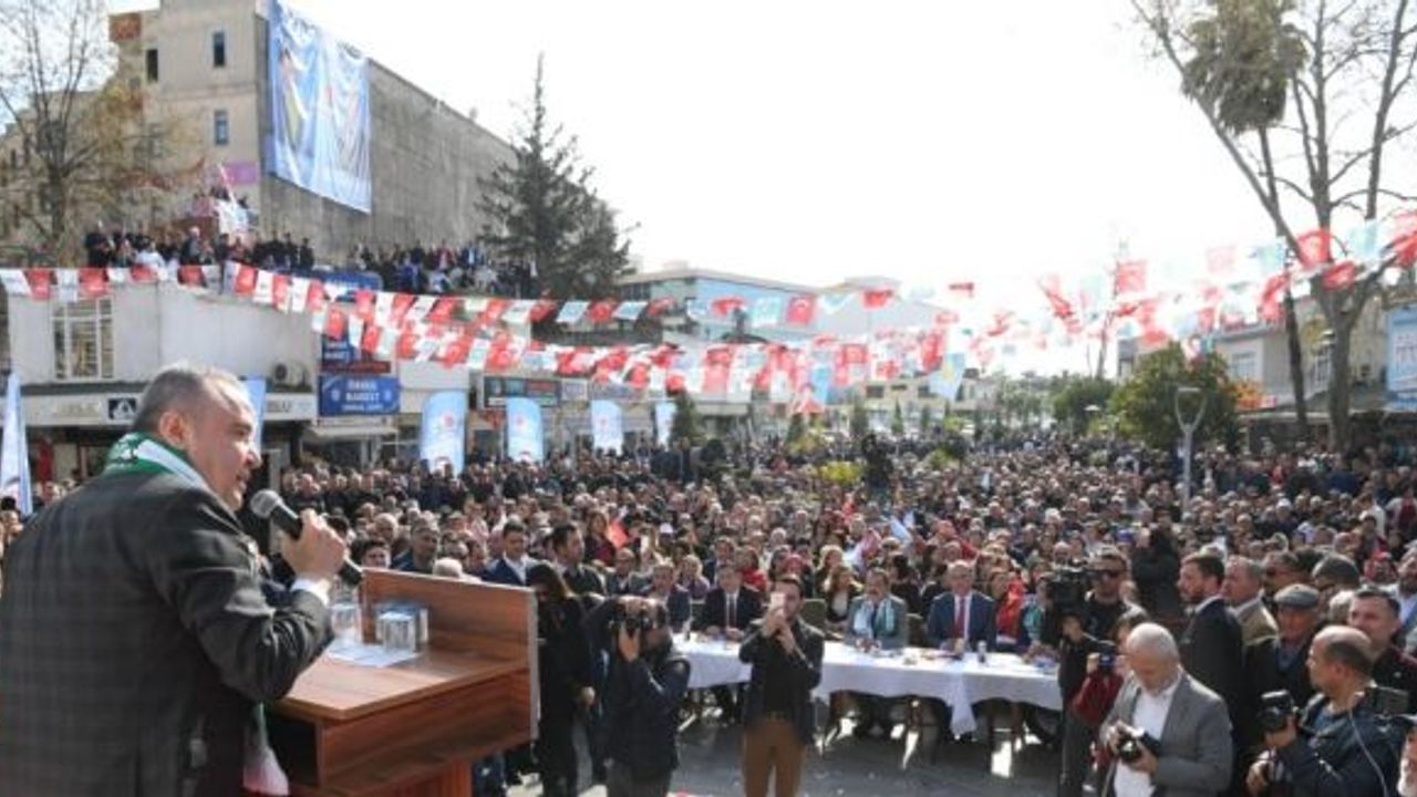 Başkan Böcek, Serik adayı Mecek’in seçim ofisi açılışına katıldı