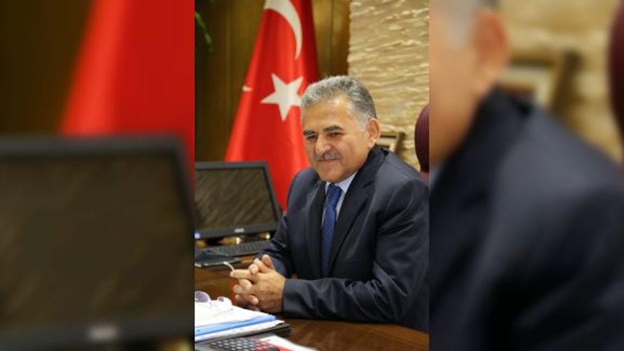 Başkan Memduh Büyükkılıç, "Çelenk ve nikah şekeri yerine çam fidanı hediye edin"